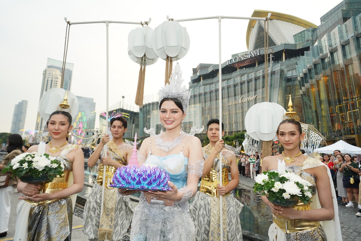 taimtaim21's tweet photo. “เบ็คกี้  รีเบคก้า” สวยสง่าจับตา! ในชุดไทยประยุกต์สุดอลังการ ร่วมงานลอยกระทงสุดยิ่งใหญ่ที่ไอคอนสยาม
#เบ็คกี้รีเบคก้า
#THAICONICLoyKrathong
#ICONSIAM #LoyKrathong
#ลอยกระทง #ลอยกระทง2567 https://t.co/GaBLdjtBuP