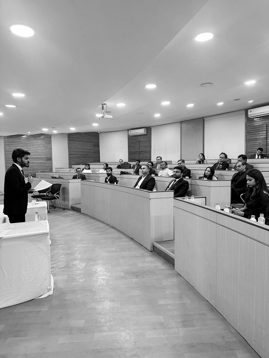 karnavati_uni's tweet photo. Beginning with the Judges Briefing for the 37th Bar Council of India National All India Inter-University Moot Court Competition! 💭⚖️✨

#KarnavatiUniversity #UWSL #LawSchool #Law #BarCouncilOfIndia #BCI https://t.co/NeHbvhYM0R