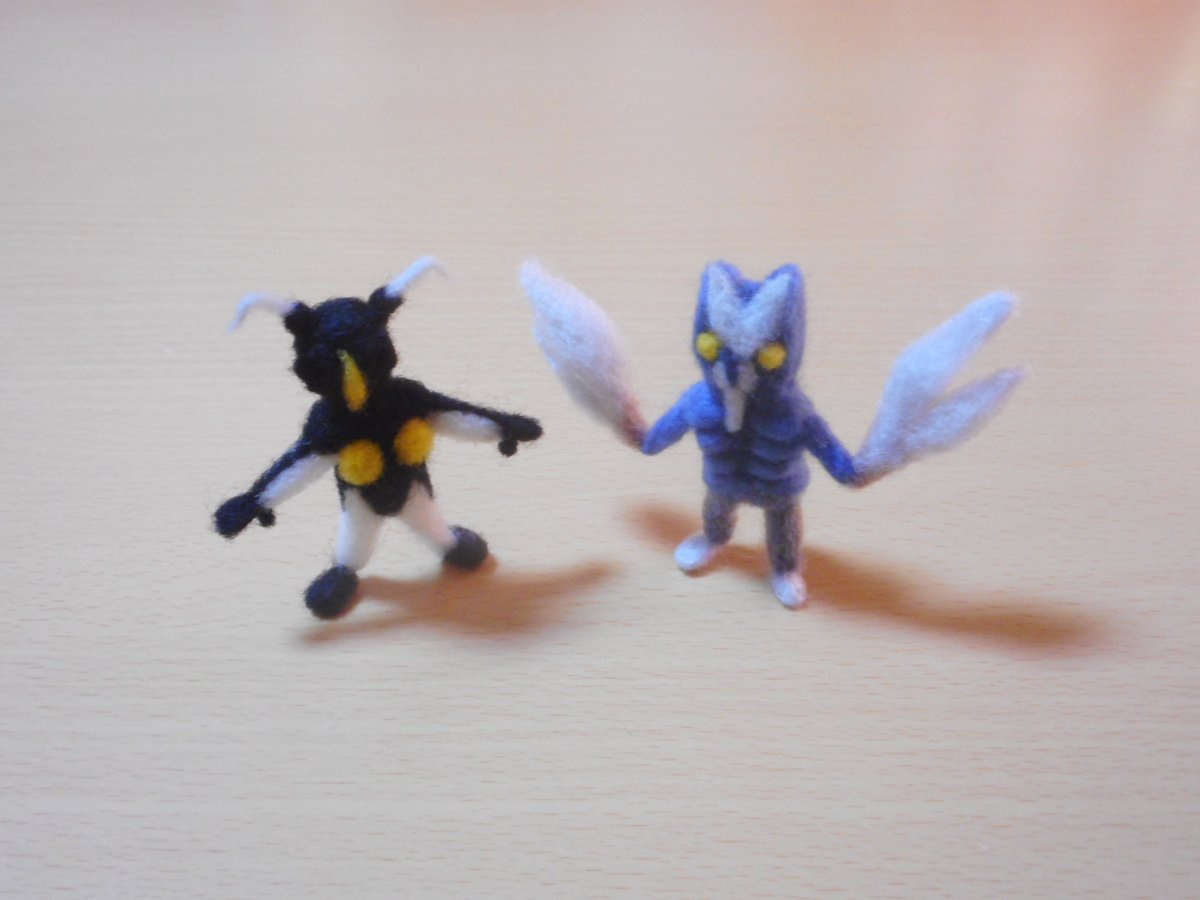 amarimyouga's tweet photo. ゼットンとバルタン星人。
 #羊毛フェルト #ウルトラマン #ゼットン #バルタン星人 https://t.co/tlnjkszW25