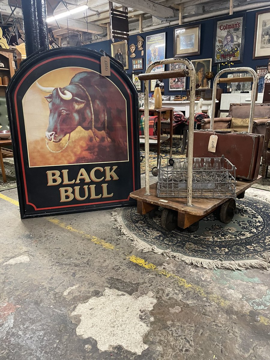 SteetonJose's tweet photo. If your into antiques, vintage and salvage please give my business a follow on Instagram - “Steeton Vintage Interiors” 

📍We are based at The Weaving Shed BD13 5AB 

All RTs appreciated https://t.co/hum9Wx53f5