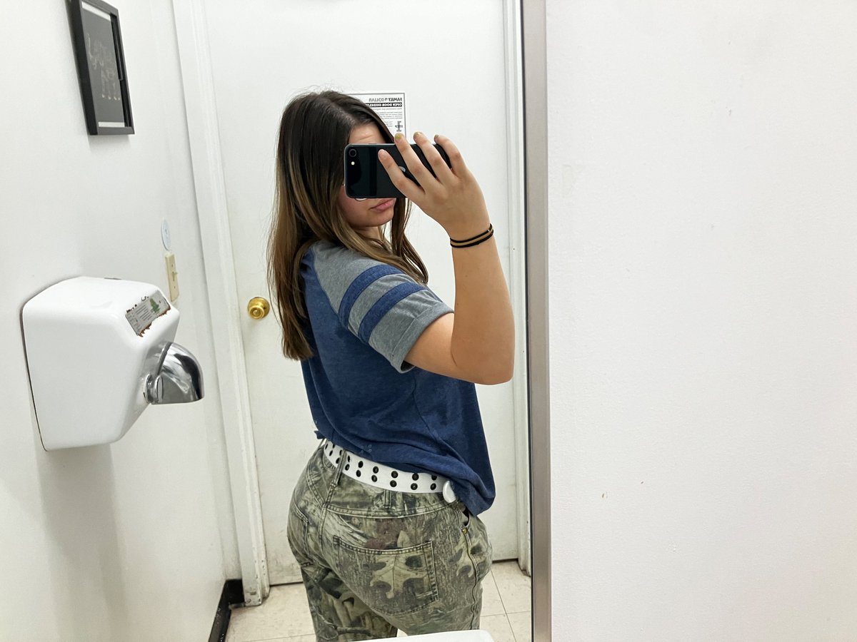 susdaddyx's tweet photo. Since i haven’t posted you get two in one day 🩶 https://t.co/gZ1srbHGqU