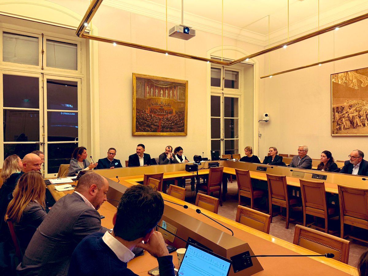 iacovellixavier's tweet image. 🏛 | En marge des débats sur le #PLFSS2025 au Sénat, j’ai organisé hier soir une table ronde sur l&apos;enjeu du surpoids, et de l’obésité infantile. J&apos;ai eu la chance d&apos;avoir des experts qui travaillent, depuis des dizaines d&apos;années, sur le sujet. 

👉Prévention, éducation, mesures…