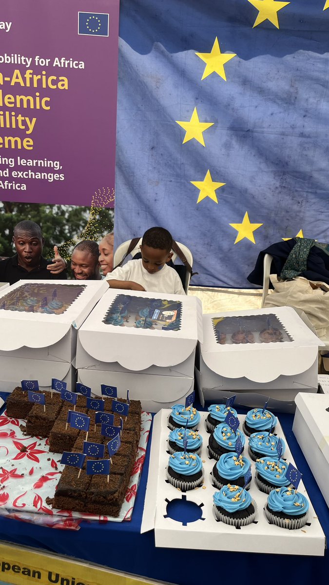 EUtoAU's tweet photo. The EU stand is waiting for your visit at #Diplomatic Charity Bazaar! A souvenir picture, popcorn 🍿, cupcakes, sparkling, fun games and the EU book 📖 fair in town! Come and interact with our Ambassador &amp; team #AUEU
#DiplomaticCharityBazaar #MulticulturalEvent #CommunitySpirit https://t.co/FSVFtvdD3c