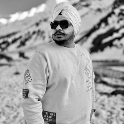 Harsimrandeep14's tweet photo. #NewProfilePic https://t.co/cjPLOA2YiW