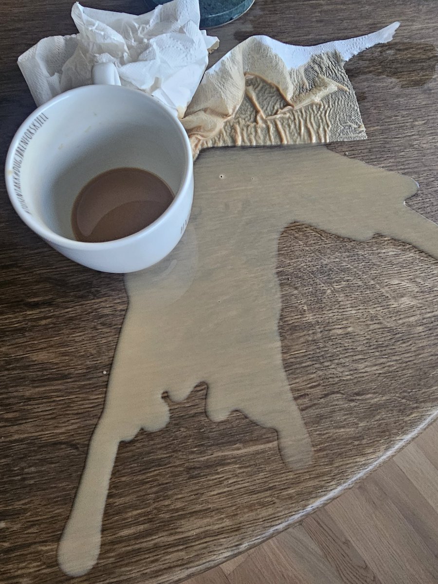 Et_smartere_liv's tweet image. Filosoferte over om jeg skulle gå for 1 eller 2 kopper #kaffe i dag. 

2 ville føltes litt svakt. Selv om det tross alt hadde vært en bedring i snitt.

Men 1 ville føltes ut som å gå litt for fort fram 😱

Fant heldigvis ut av det. Ble 1,5 kopp. Perfekt mengde 👌 

#frokost