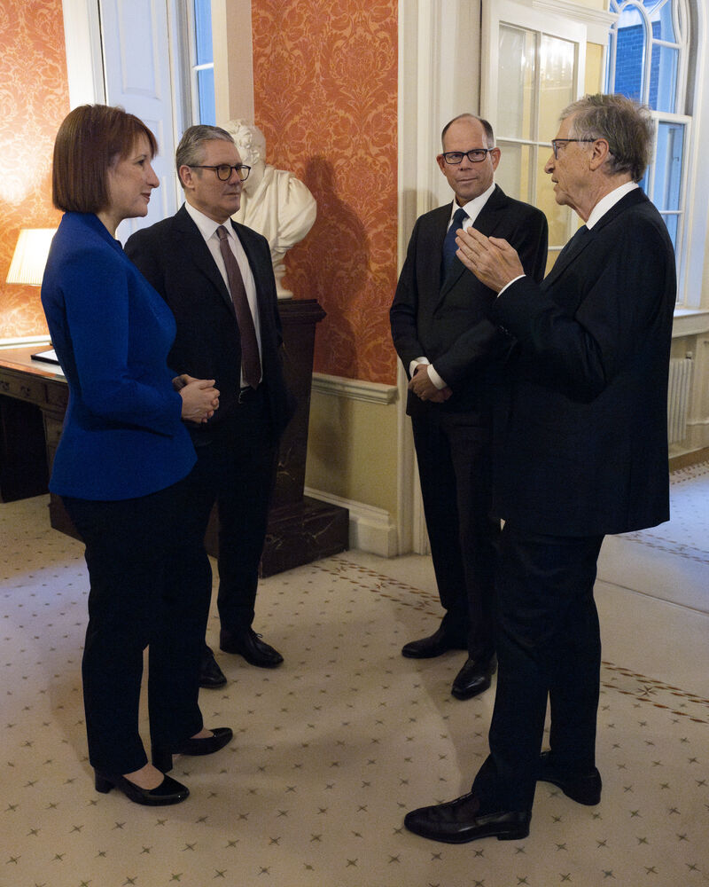 JohnStone32's tweet image. You could put it down simply to incompetence but just  before the budget…Has  anyone  asked  what  this  meeting  was  all  about?