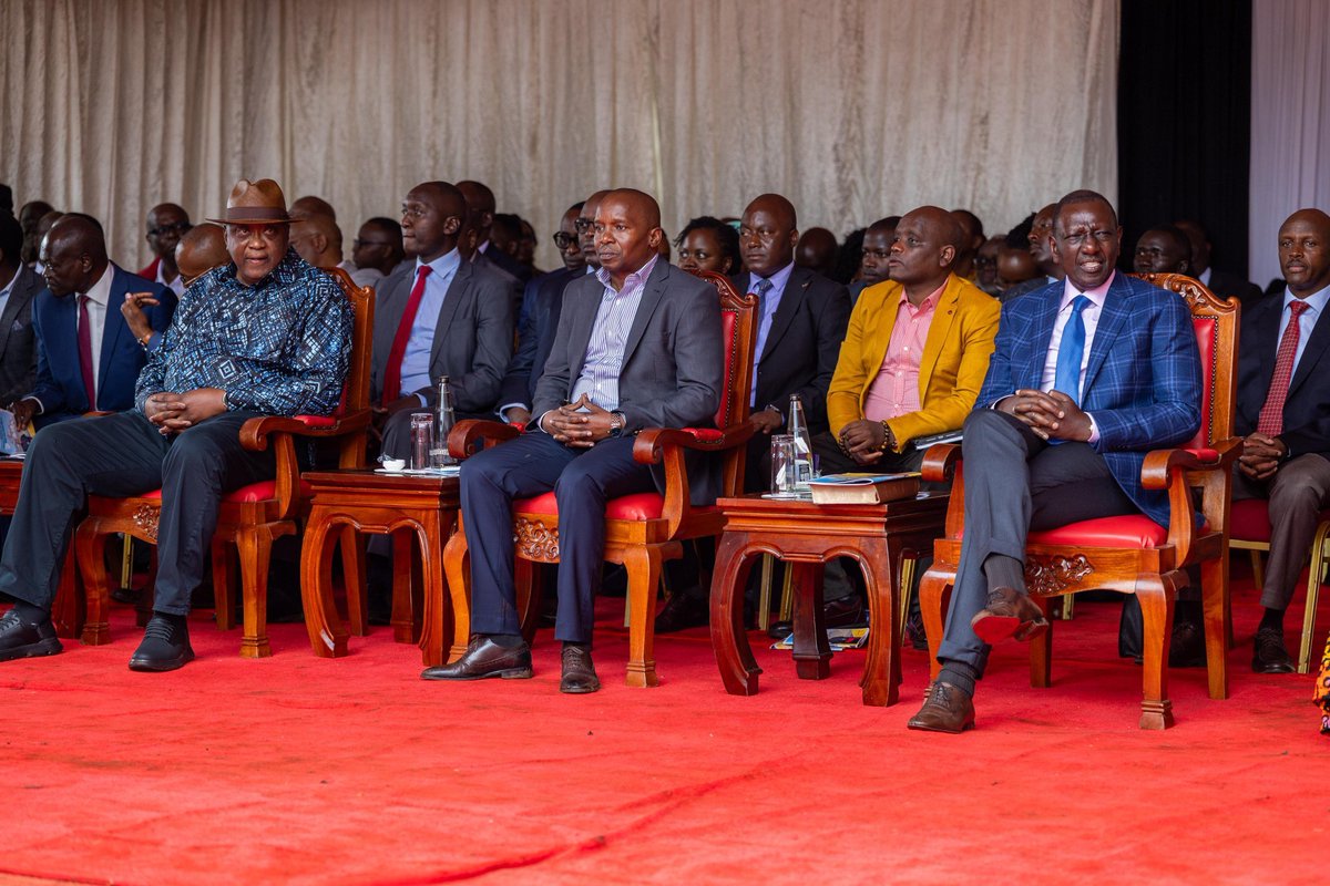 magwaz3's tweet photo. Uhuru Kenyatta looks like he is the President here in Embu https://t.co/SWZY7iPMMg
