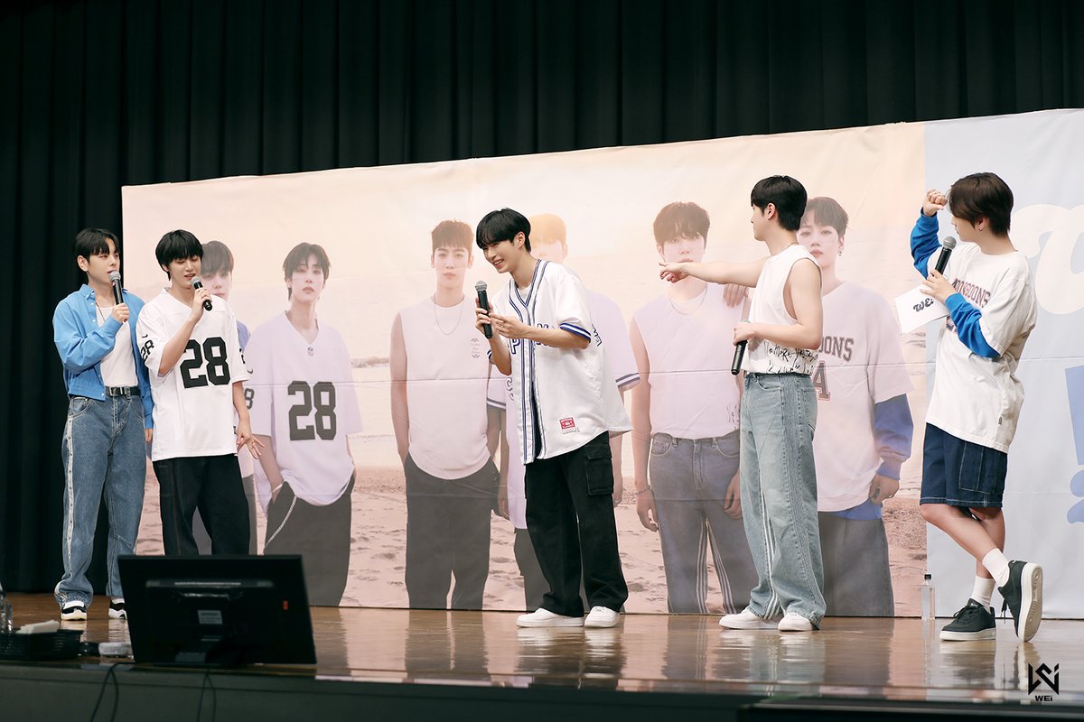 [POST] '위아이' 라는 미로 출구는 없어❤

naver.me/xs3Wz0Rq

#위아이 #WEi
#LOVE2YOU