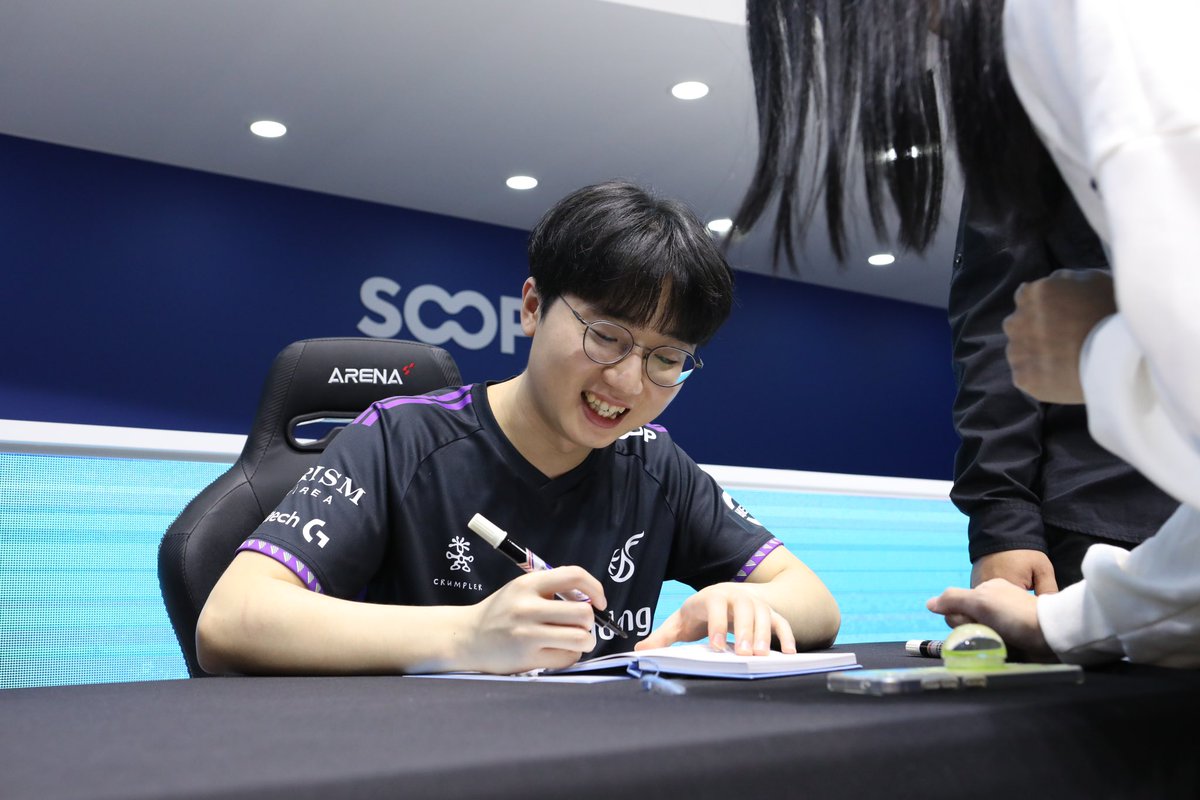 soopesports's tweet photo. κ΄μΊμ€ with G-STAR
κ΄λ νλ¦μ€ μ μλ€κ³Ό ν¨κ»ν κ΄μΊμ€ μ¦κ±°μ°μ
¨λμ?
ν¬λ―Έν
λΆν° ν¬μ¬μΈνκΉμ§!
@KDF_LoL
#SOOP #μ§μ€ν #GOKDF #KDFWIN #BITEIT https://t.co/k0wvOQFjjz
