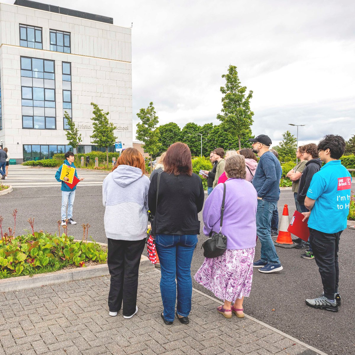 UWEBristol's tweet photo. 👋 A very warm welcome to everyone joining us this morning for #UWEOpenDay! 

We hope you enjoy exploring our campuses and discover all the you need to know about your chosen course.

If you need any help  please speak to our friendly student ambassadors, or drop us a DM 🙂 https://t.co/qXUU1mqnba