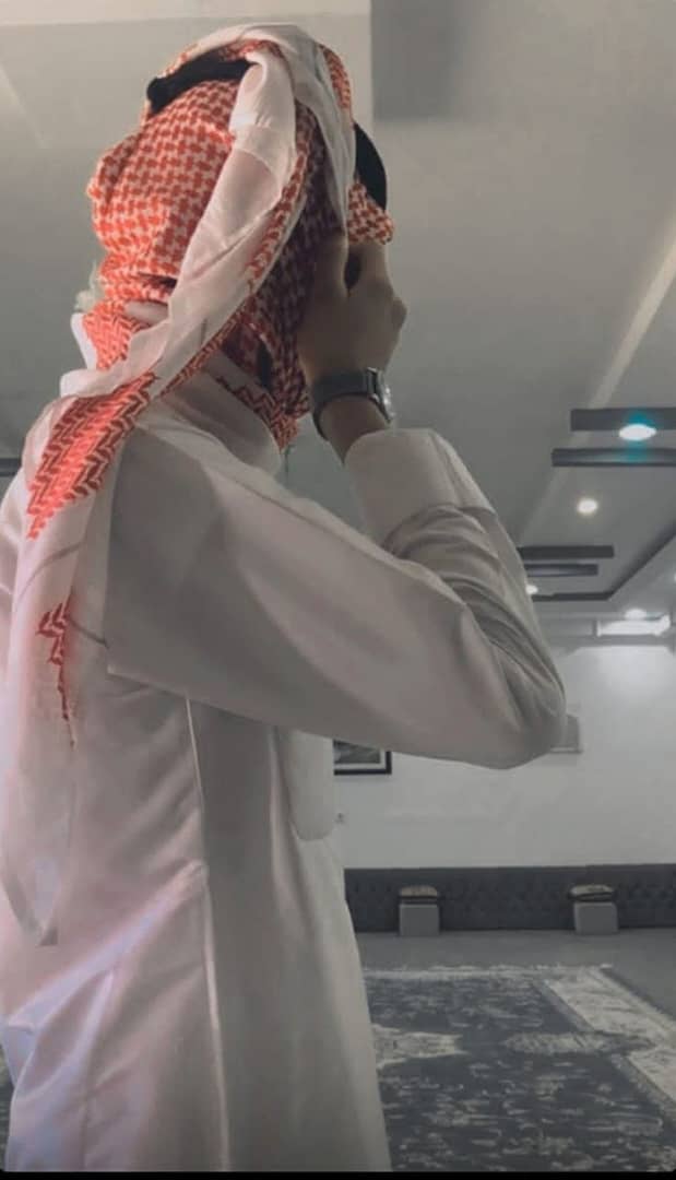 ".. لا تجرح من يضحي دائماً لإسعادك .."

يسعدلي مساءگگگم🌹