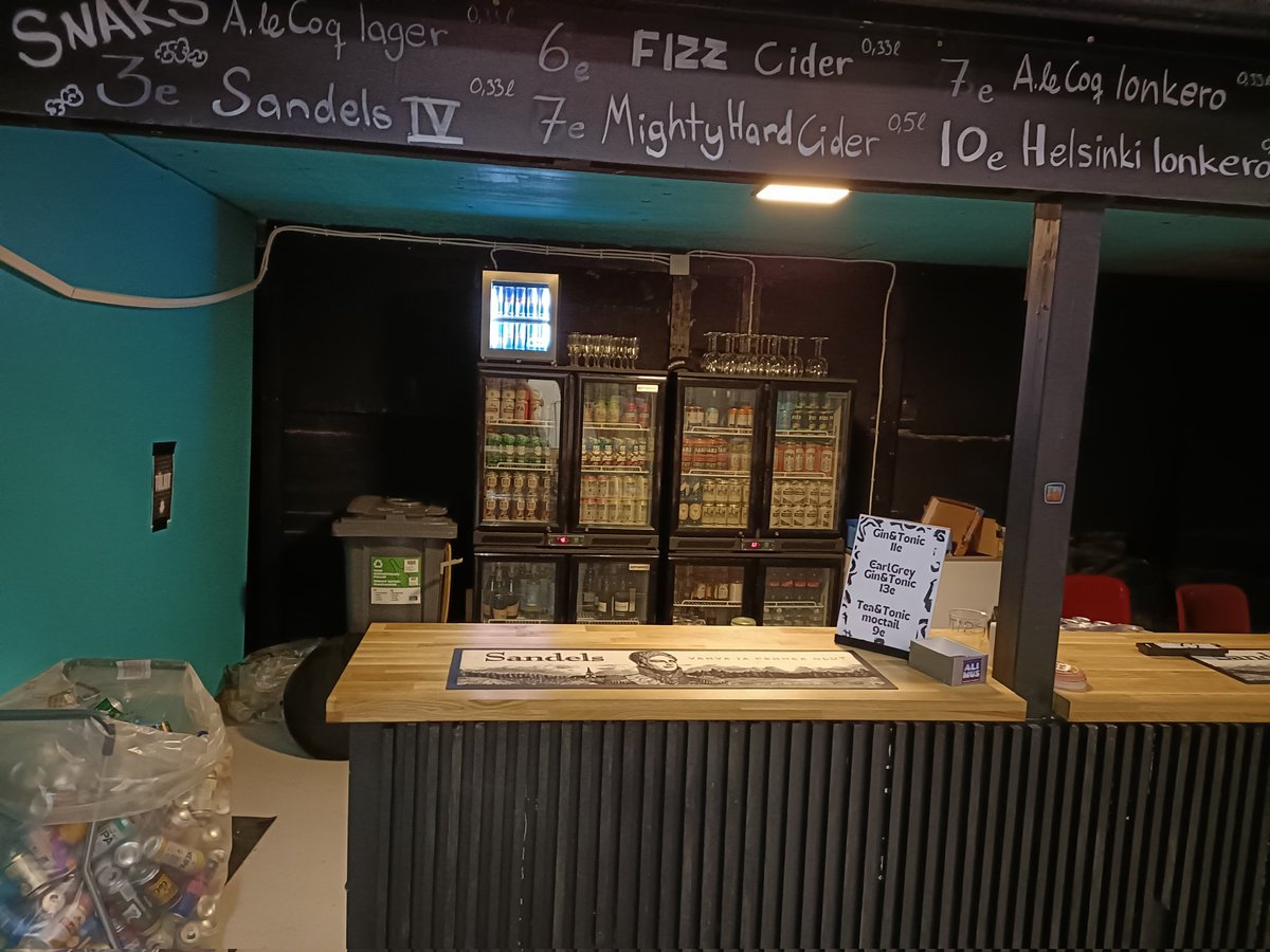 Did we mention that we have not one, but TWO bars here in Re:Install II? The venue here in Alakulttuuritila Alimus is amazing!