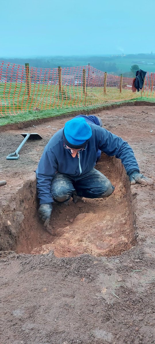 We're making some great progress on our dig at Ochiltree with some fab volunteers and P6/7 pupils from Ochiltree Primary School. We've re-exposed the trenches from March and are now working on determining how, and if, the features are related <a href="/CoalfieldCLP/">Coalfield Communities Landscape Partnership</a> <a href="/as_learn/">Archaeology Scotland Learning Team</a> <a href="/EastAyrshire/">East Ayrshire</a>