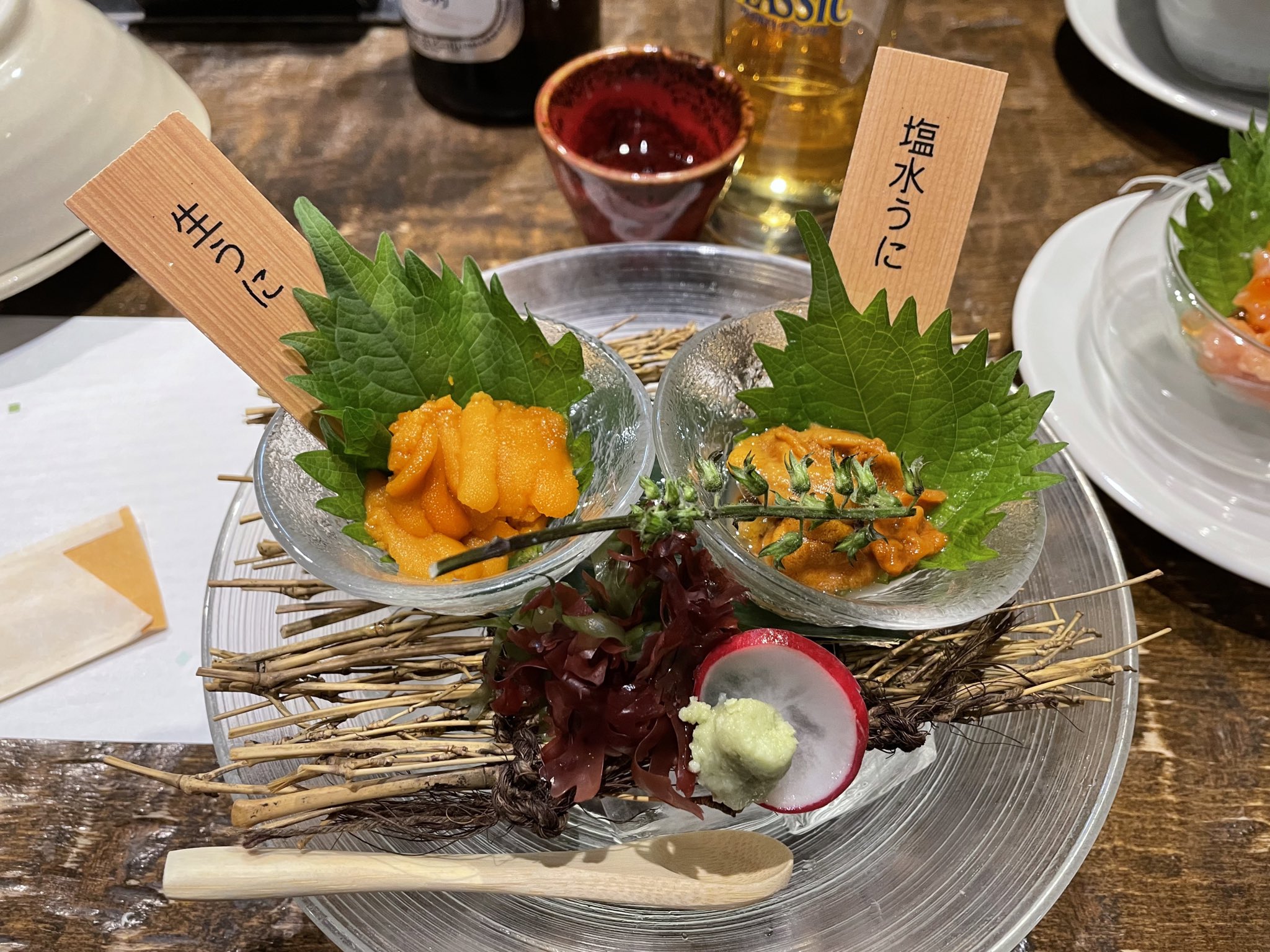 塩水うにと生うにの食べ比べ