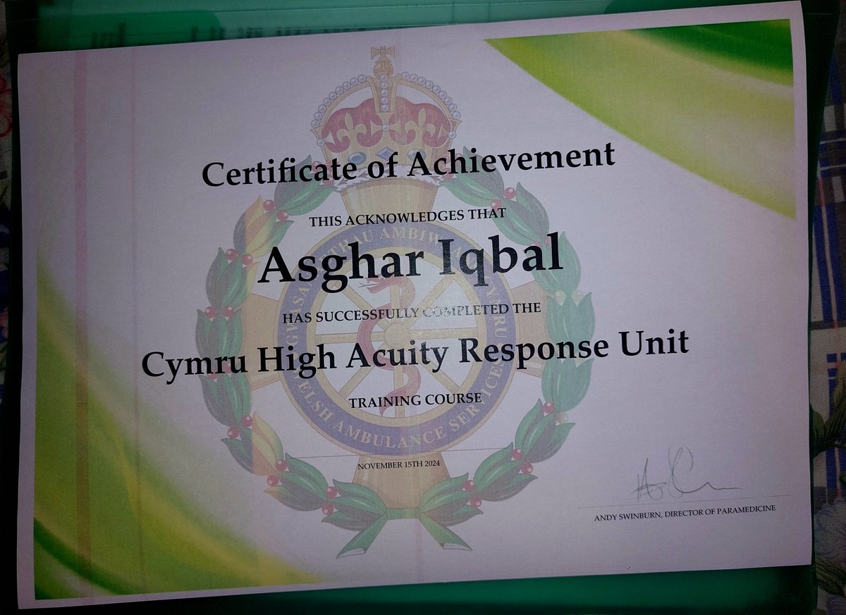 AzKhaaan tweet media