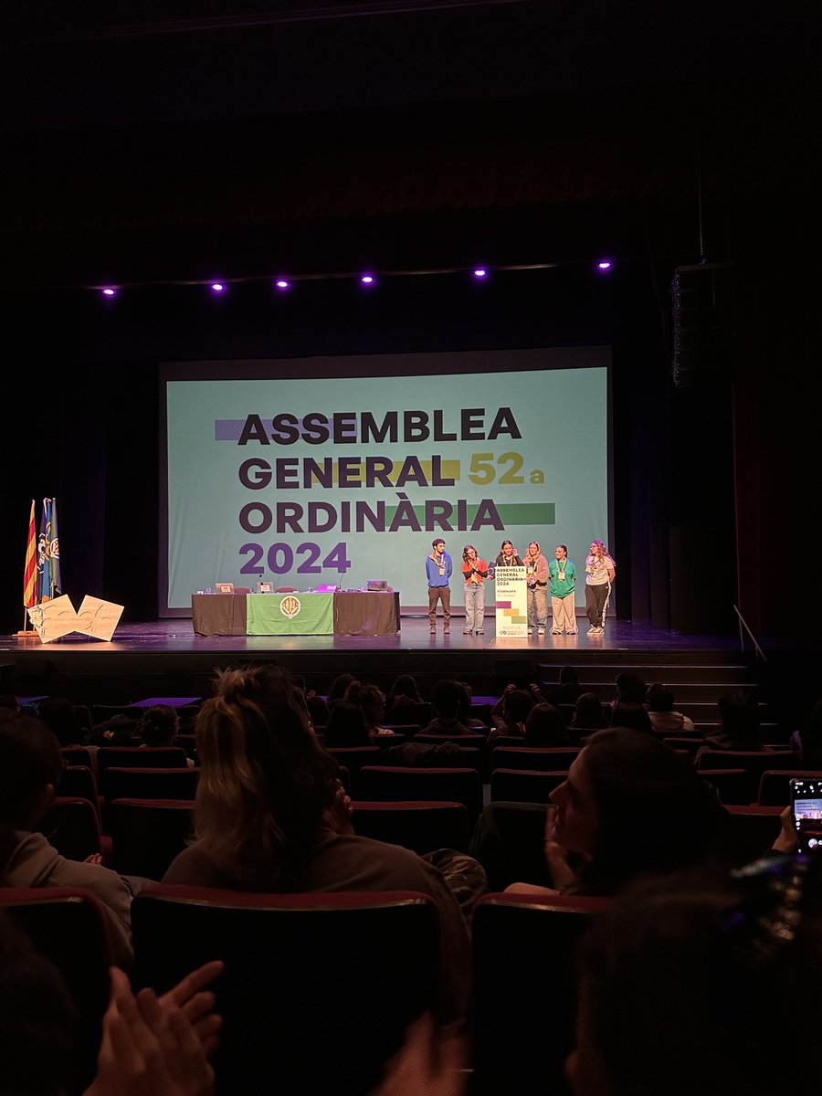 Escoltes Catalans (@escoltescat) on Twitter photo #AGOEC24 | 3, 2, 1! Comencem la 52a Assemblea General Ordinària a <a href="/AtriumTeatre/">Atrium Viladecans</a>.
👥 Més de 600 membres ens hem reunit per votar el futur de l'entitat.
Som-hi! 🗳️🎉 #AGOEC24 | 3, 2, 1! Comencem la 52a Assemblea General Ordinària a <a href="/AtriumTeatre/">Atrium Viladecans</a>.
👥 Més de 600 membres ens hem reunit per votar el futur de l'entitat.
Som-hi! 🗳️🎉