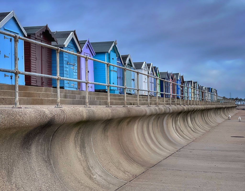 Morning all those that are left on this platform 🤪

Nice early morning stomp by the coast to draw a line under the working week! 🙌