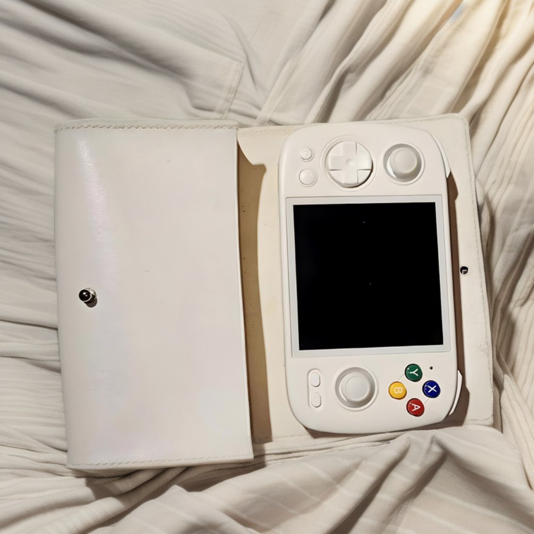 gogamegeek's tweet image. My luxury leather bag for rg cube...who likes pink as much as I do? 🤣🤣
#gogamegeek #Travel #gamergirls #retrogames