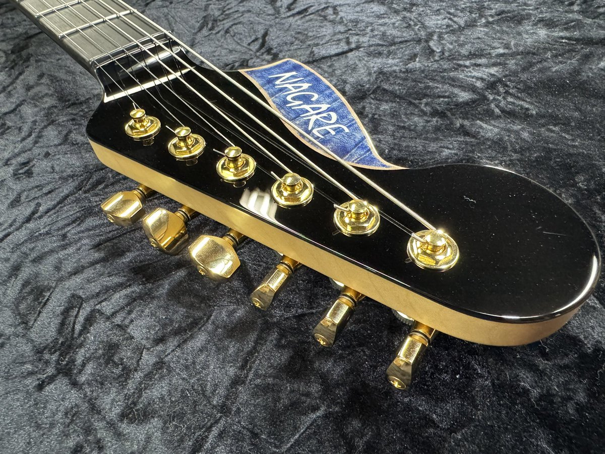 zip_note's tweet image. my new gear…
NAGARE ST Type SSH
オーダーしていたギターを受取りました！
綺麗なキルトもいいですが、この様なワイルドなのもいいなぁと！
細部にビルダーさんのこだわりを感じます！
サウンドも狙った音が出てくれて良き！
改めて感謝申し上げます。 #mng #mynewgear