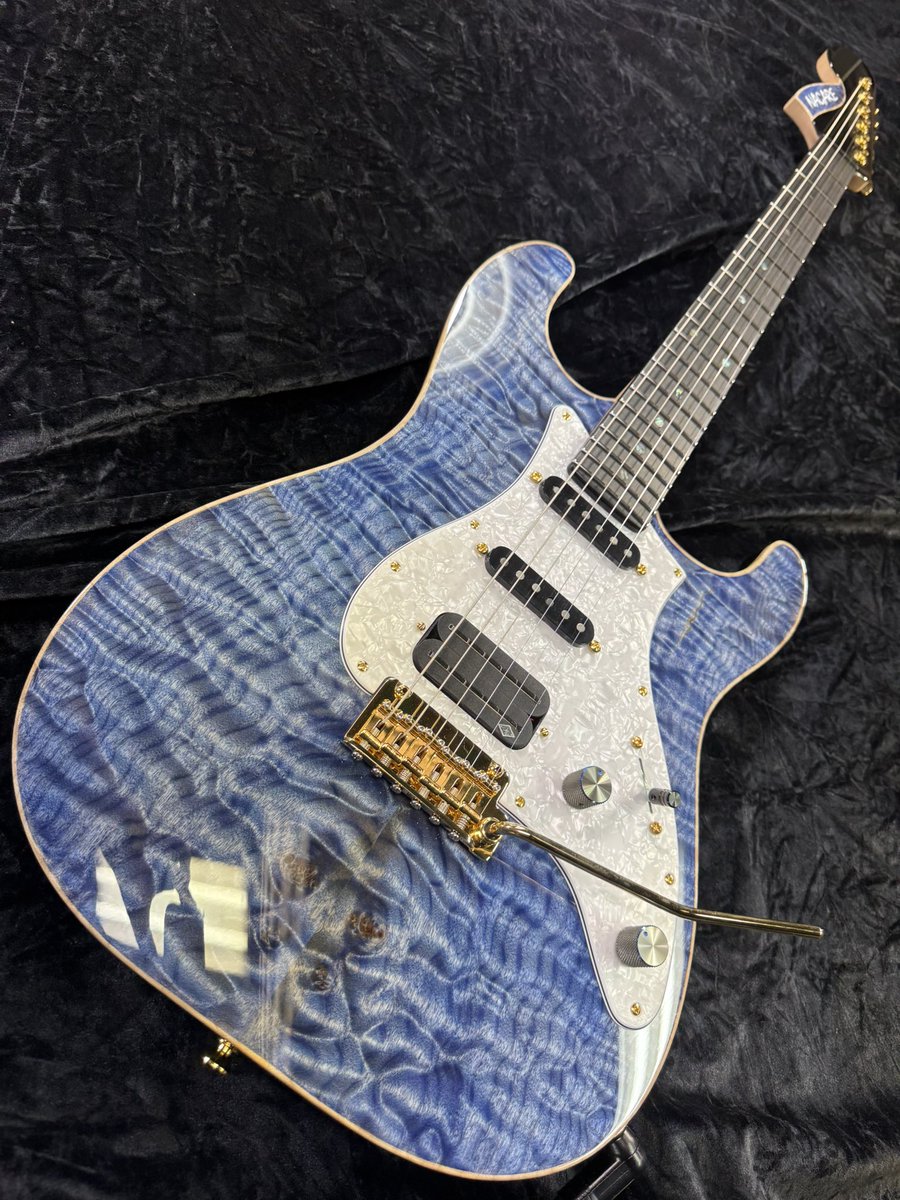 zip_note's tweet image. my new gear…
NAGARE ST Type SSH
オーダーしていたギターを受取りました！
綺麗なキルトもいいですが、この様なワイルドなのもいいなぁと！
細部にビルダーさんのこだわりを感じます！
サウンドも狙った音が出てくれて良き！
改めて感謝申し上げます。 #mng #mynewgear