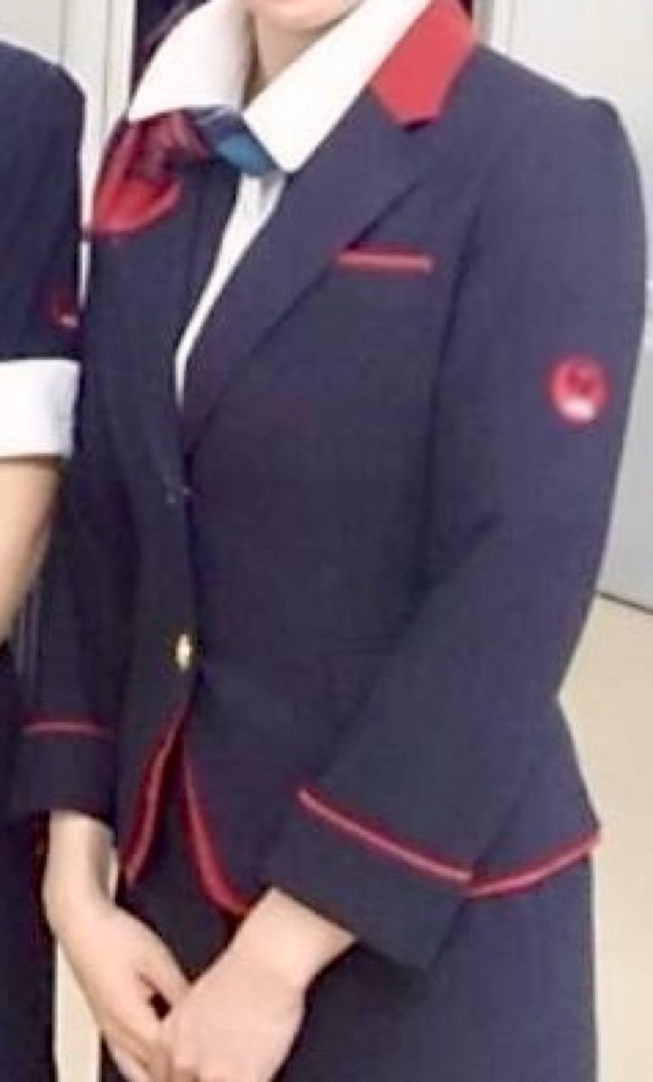 こんばんは✨
懐かしい写真出てきたので制服と制靴📸
このポストはそのうち消します😊 https://t.co/E64mKVD2FE