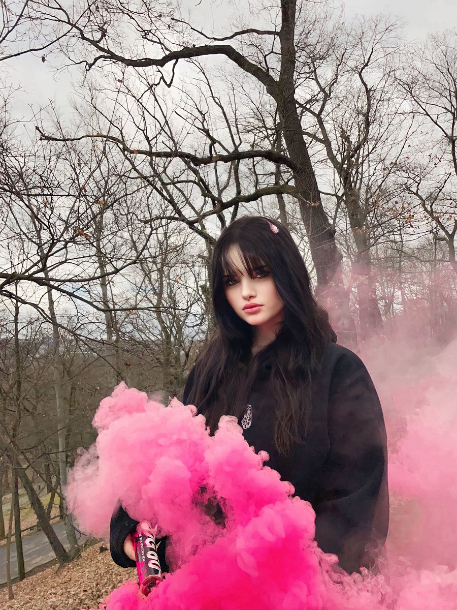 OFMadchen's tweet photo. Dieses Foto 🥵 https://t.co/wxqvGpDYPY