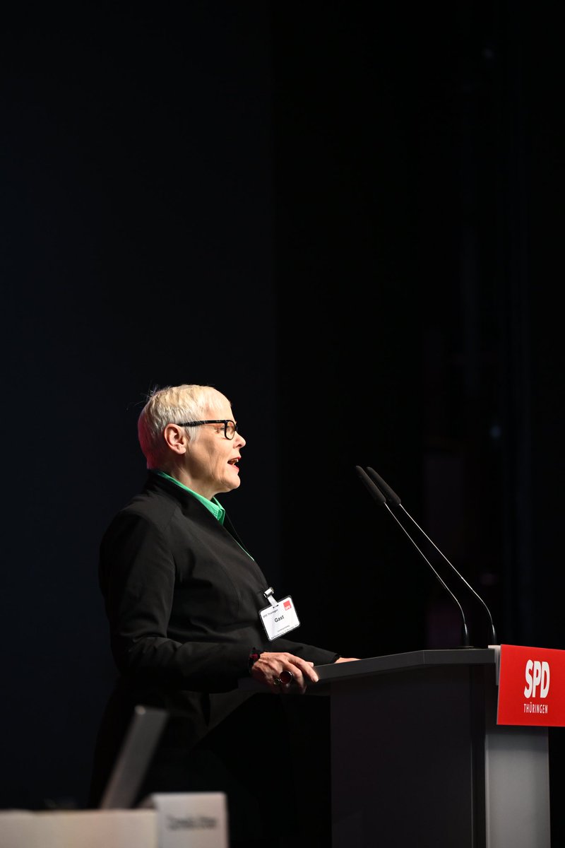 Vielen Dank für dein Grußwort vom <a href="/DGBHeTh/">DGB Hessen-Thüringen</a> liebe Renate Sternatz. ✊