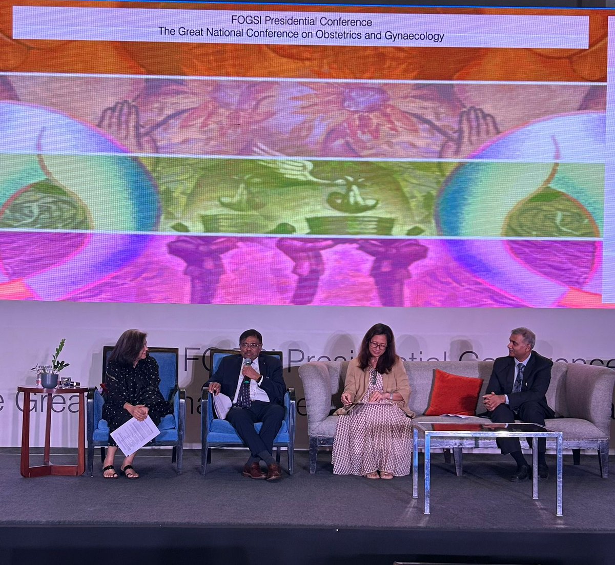Engaging dialogue at the #GreatNationalConference on Obstetrics &amp; Gynecology! ✨ <a href="/fogsiofficial/">FOGSI</a> convened a powerful session with  <a href="/lorna_rolls/">Lorna Rolls</a> (<a href="/UNFPAIndia/">UNFPA India</a>) and Dr Rohana Haththotuwa (<a href="/AOFOGHQ/">AOFOG</a>) to advance a rights-based approach in maternal health. Together, let’s ensure