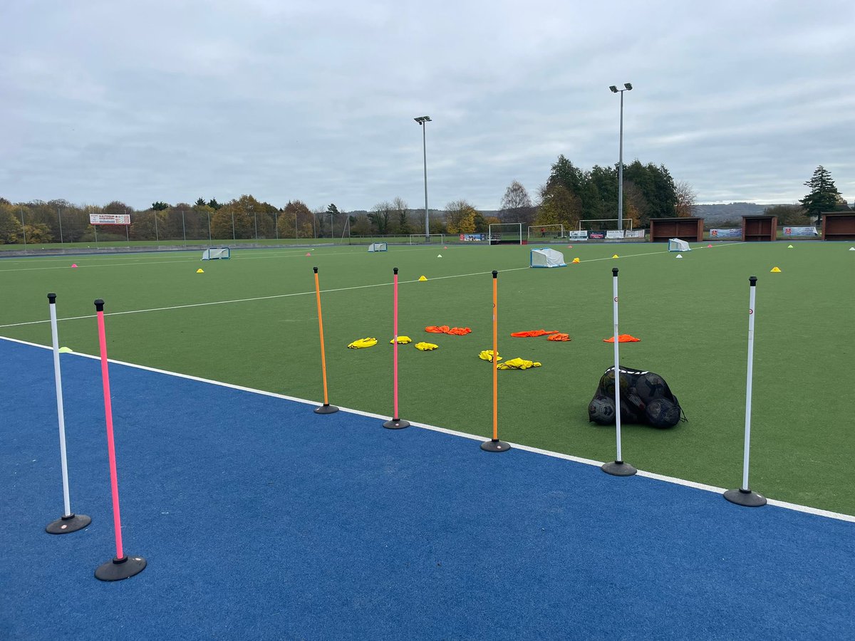 CACTKent_Post16's tweet image. This week in pictures…. A great week spent with our academy players at home 🏠 working on our term 2 curriculum both with the teams, units &amp;amp; individually @Brownyk8 @Hall_Coaching @bobbolder4 @SCLeducation @FSD_CACT #DevelopingPlayers #DevelopingPeople #Post16 ⚽️🔴⚪️