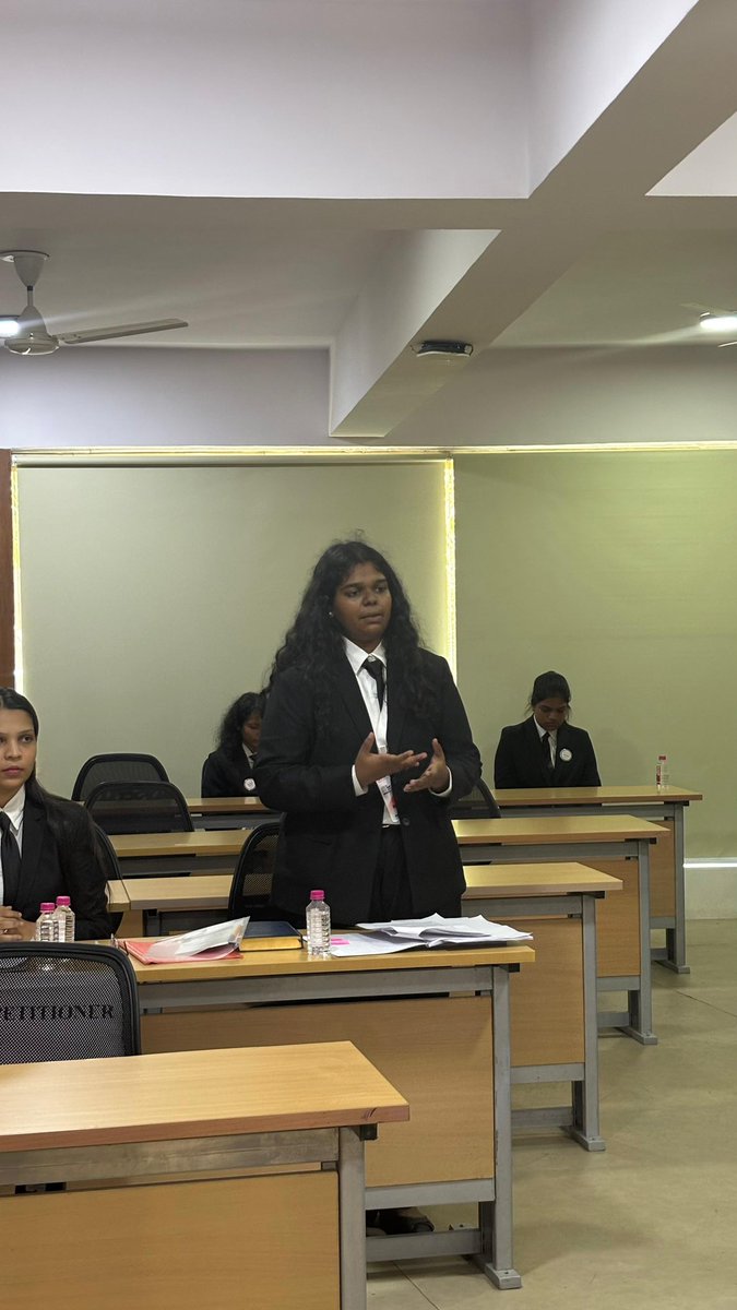 karnavati_uni's tweet photo. With arguments clashing and intellectual battles in full swing, the courtroom transforms into a vibrant arena of logic, strategy, and eloquence at Prelims- I, Round I of 37th Bar Council of India National All India Inter-University Moot Court Competition⚖️🗣️

#MootCourt #Law https://t.co/m4r7bK4Aeq