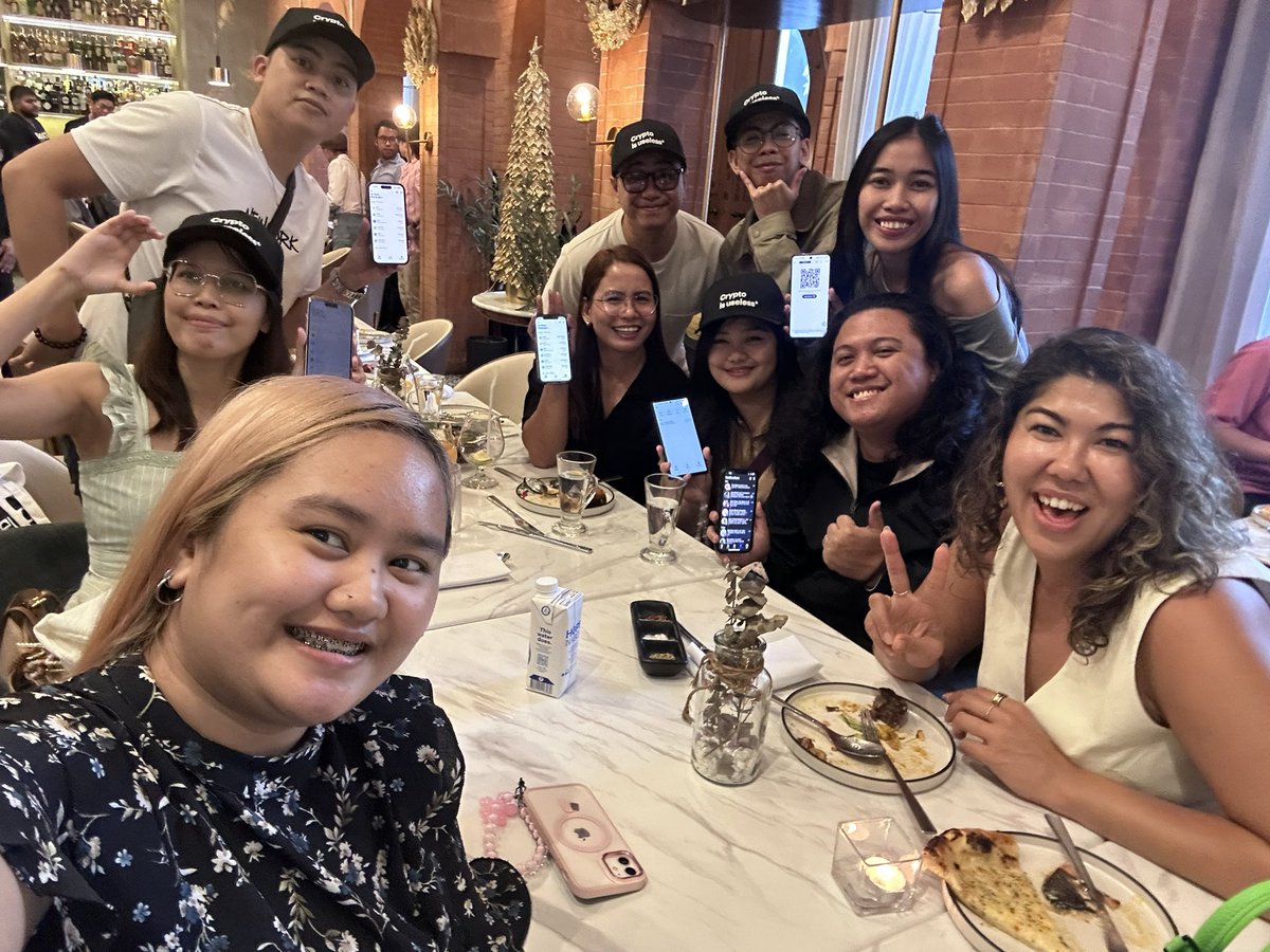 Hello Manila! 🇵🇭 Had a lot of fun showcasing the new PUSO (Philippine Peso) stablecoin to <a href="/Valora/">Valora</a> <a href="/Celo/">Celo.eth/acc 🦇 🌳</a> PH community members. For many of them this was their first stablecoin in their local currency — excited to see what use cases come from builders here! 📲