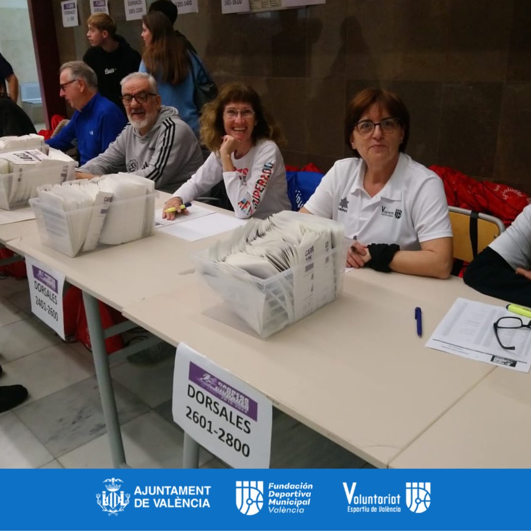 Hoy estamos en el reparto de dorsales de la Carrera <a href="/cancerpancreas/">Cancer Pàncreas PR</a>
Te esperamos mañana en la salida ubicada junto al hotel Las Arenas.
Gracias Voluntari@s por vuestra labor.
#yosoyvoluntario
<a href="/AjuntamentVLC/">Ajuntament València</a>
<a href="/RocioGilUncio/">Rocio Gil</a> 
<a href="/FDMValencia/">FDM Deporte València</a>