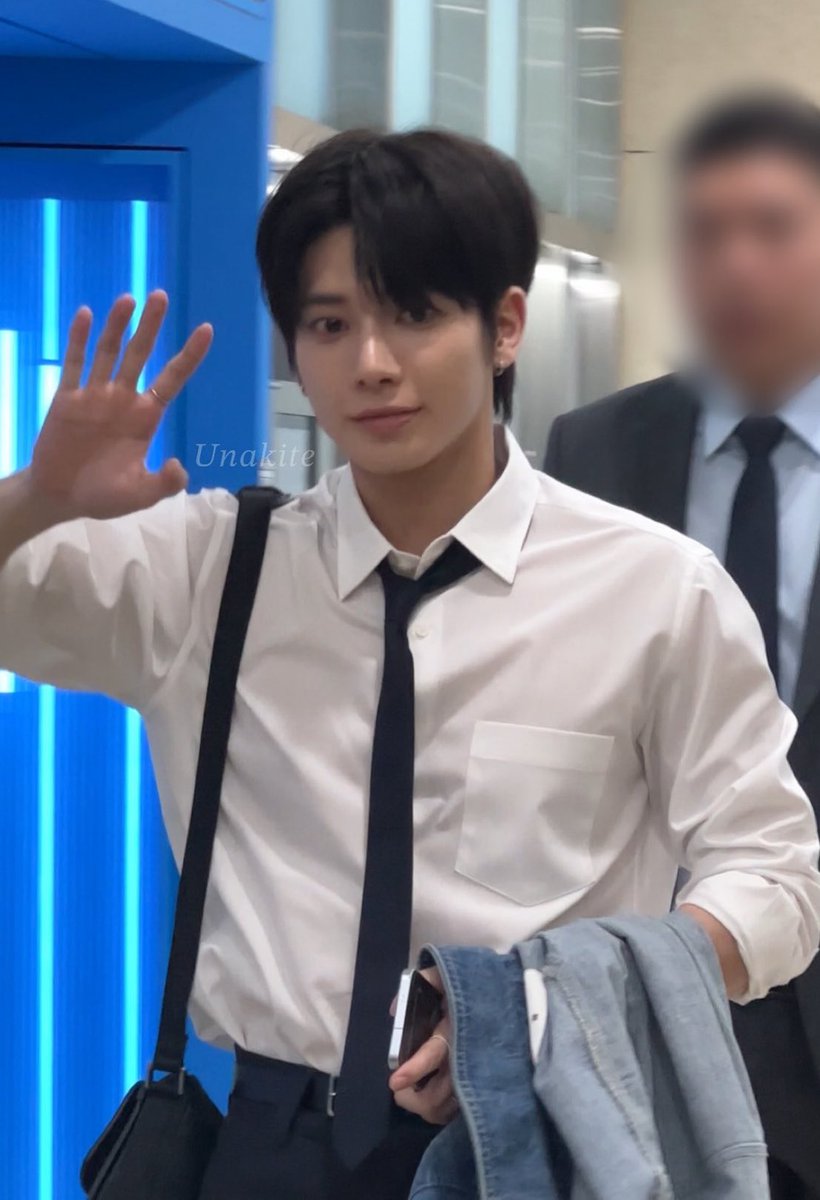 this outfit oh my god…