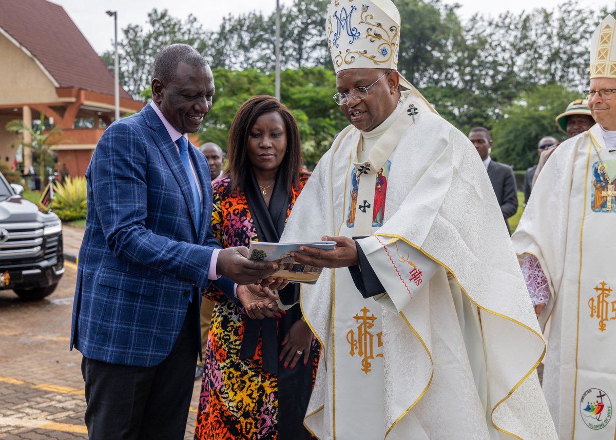 OwinoO14624's tweet photo. #KCCB
#GOK
#presidentRuto
#Kindiki DP
#UhuruKenyatta
#Riggy G
#Citizentv ke
#Ktn News
#Nation Tv
The Catholic church has catalyzed the unseen and unpredictable scenes signaling unity of purpose and peace ✌️. https://t.co/oo1loS01I9