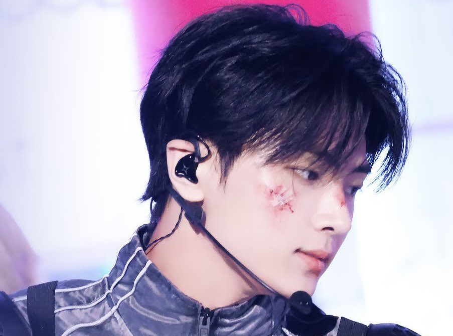 ohgawdjay's tweet photo. 잘생김 😭 https://t.co/7LE0roO36Q