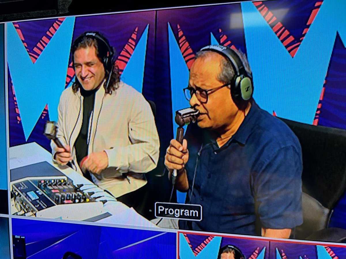 Superb fight back by Pakistan in T20I against Australia in SCG, Sydney. Enjoying calling the game on  <a href="/StarSportsIndia/">Star Sports</a> with <a href="/Padamjeetpaddy/">Padamjeet sehrawat</a> and <a href="/Tanay_Tiwari/">Tanay Tiwari</a> #AUSvsPAK