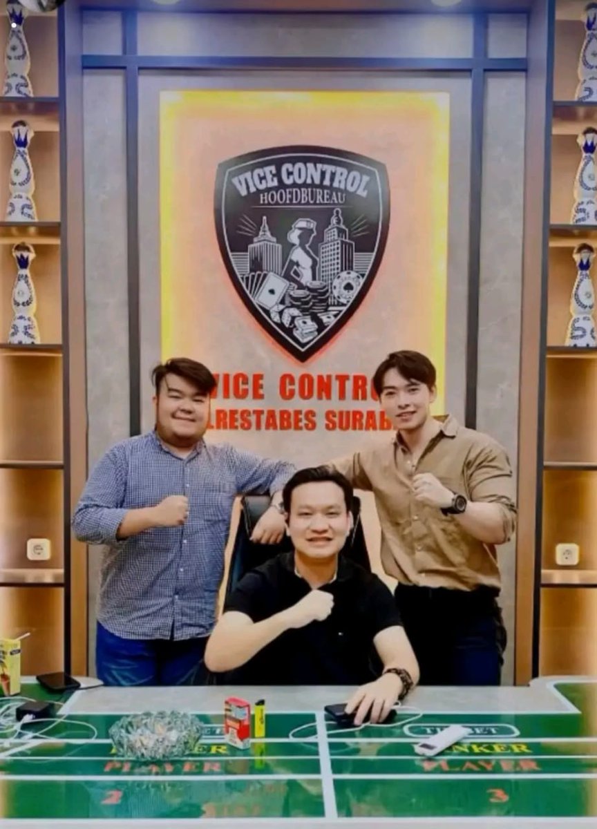 Farid (@faridhcrb) on Twitter photo Karena tidak ada Penjelasan Perihal Ivan dan Oknum Polda.
.
.
Maka saya ingin menanyakan Perihal Meja Judi Bakarat kok ada di ruangan ini. ๐ค
Apa abis nangkap Korban Judi Langsung Pada Main Judi apa?
Cc:
<a href="/PolrestabesSby/">Humas Polrestabes Surabaya</a>
<a href="/DivHumas_Polri/">Divisi Humas Polri</a>
<a href="/ahriesonta/">ahriesonta</a>
<a href="/ListyoSigitP/">Listyo Sigit Prabowo</a>
. Karena tidak ada Penjelasan Perihal Ivan dan Oknum Polda.
.
.
Maka saya ingin menanyakan Perihal Meja Judi Bakarat kok ada di ruangan ini. ๐ค
Apa abis nangkap Korban Judi Langsung Pada Main Judi apa?
Cc:
<a href="/PolrestabesSby/">Humas Polrestabes Surabaya</a>
<a href="/DivHumas_Polri/">Divisi Humas Polri</a>
<a href="/ahriesonta/">ahriesonta</a>
<a href="/ListyoSigitP/">Listyo Sigit Prabowo</a>
.