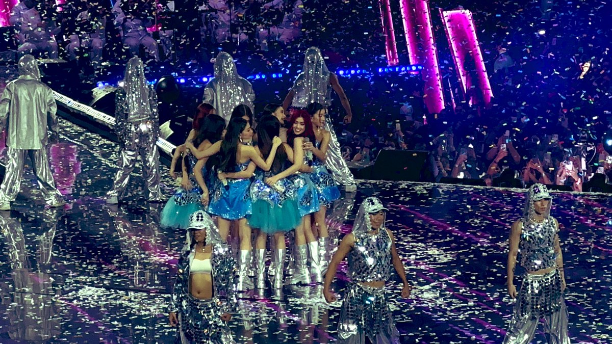 Edit no more! 🥺🥺🥺 It happened! 

#BINISlaysAtAranetaColiseum 
#GrandBINIverse #BINI <a href="/BINI_ph/">BINI_PH</a>