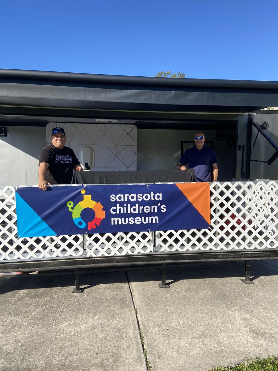 mthorntontpf's tweet photo. What a gorgeous day to come out to learn and explore with the Sarasota Children’s Museum!  @ThePattersonFdn @SuncoastCGLR @LeerPara3ro @SarasotaChildrensMuseum#GLReading #Readyt oRoll#STEAMMachineSRQ https://t.co/givD7JxsVN