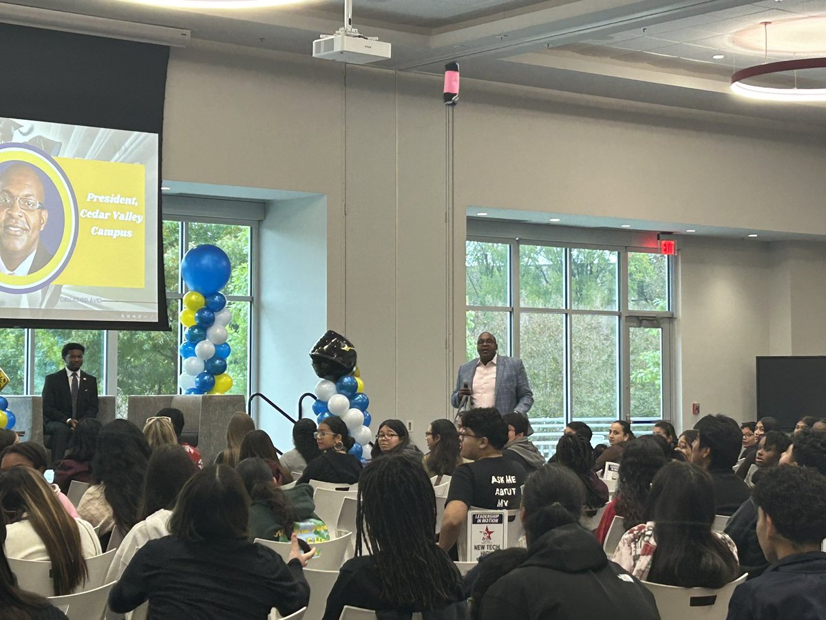 Dr. Joseph Seabrooks, Cedar Valley Campus President, addresses AVID students <a href="/AASDISD/">DISD AAS</a> AVID Student Leadership Conference! Economic freedom, job market and higher education opportunities! #leadershipinmotion <a href="/dallascollegetx/">Dallas College</a>