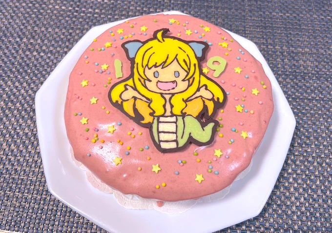 19歳の誕生日は自宅用とみんなでパーティー用で2台作ってた(邪神ちゃんとレゴニンジャゴー) 