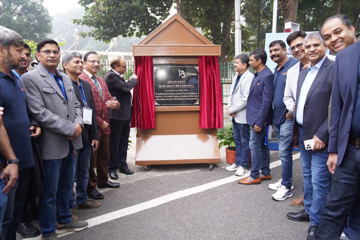 iitroorkee's tweet photo. A proud moment for IIT Roorkee as the 1999 (B.Arch. 2000) Batch marks their Silver Jubilee Reunion with a record ₹5 CRORE contribution! Supporting a high-tech ambulance, LBS stadium stand, &amp; student aid, they inspire excellence &amp; giving. #IITRoorkee #AlumniPride #ProudMoment https://t.co/ptkJhrBufV