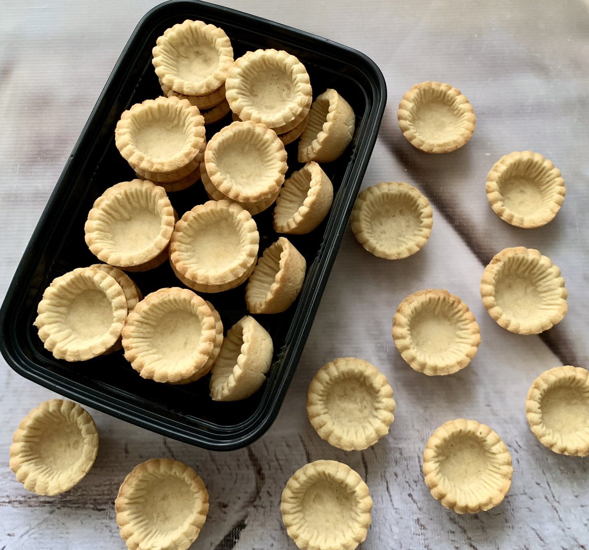 marybethxx6's tweet image. Mini sweet pastry shells for the freezer #christmasprep 🎄
