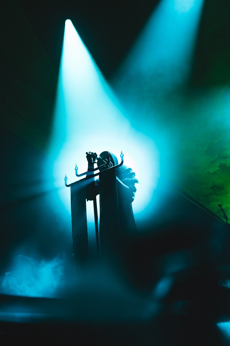 Sleep_Token's tweet photo. Sacred moments in time, captured in Prague by @Adamrosssi 

Tonight, Chemnitz shall gather in Worship. https://t.co/C5Vu1ZMzUF