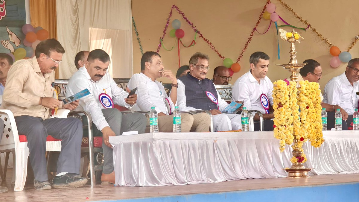 thekjgeorge's tweet image. Today I participated in the Centenary Celebrations of #MayamudiHigherPrimarySchool in #Kodagu and inaugurated state-of-the-art #SmartClassrooms, marking a significant step toward empowering the education of tribal children in the village. A heartfelt salute to the school’s…