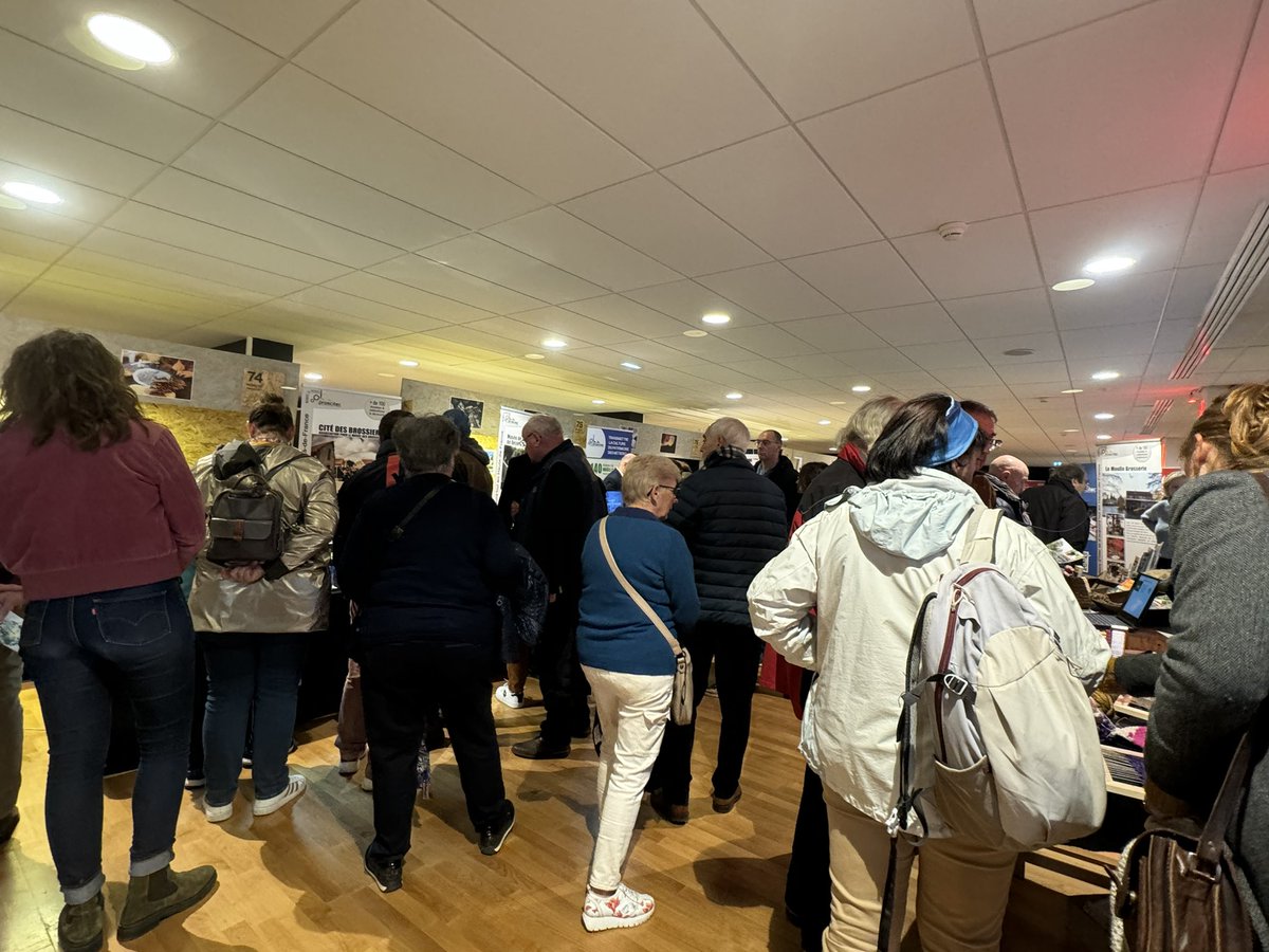 Affluence sur les stands Proscitec au Salon des Métiers d’art à Lens
