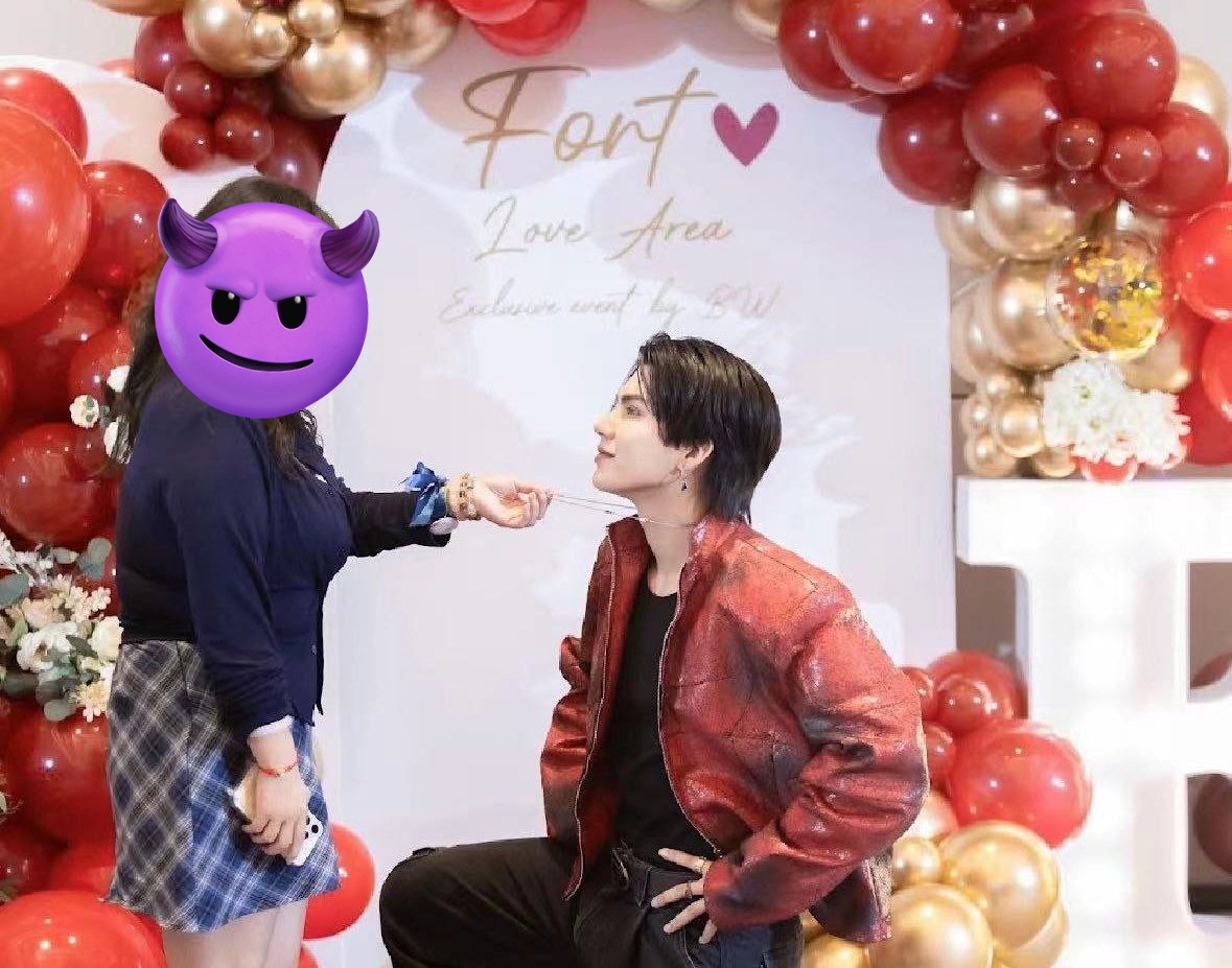 dokdokchieng's tweet photo. Let me share the worst photos I've been gatekeeping for the longest time. Just because you get permission, does not mean you can disrespect the artists.

@MemindyOfficial please work to promote a positive fan environment. Otherwise these bad fan behavior will continue to escalate https://t.co/BgBrdMGufC