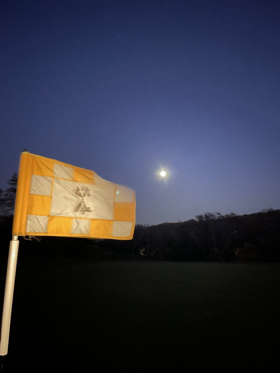 Incredible Full Moon rising over LI Sound last night. 
#moon #golf #LIGCSA