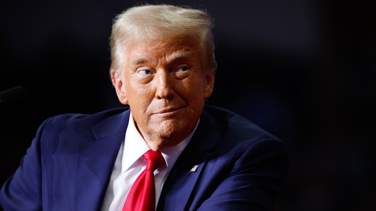 visegrad24's tweet image. Donald J. Trump just crossed over the 76 MILLION vote threshold.

This is the most votes ever received by a Republican candidate in U.S. history.

🔴 Trump: 76,133,250
🔵 Harris: 73,237,314