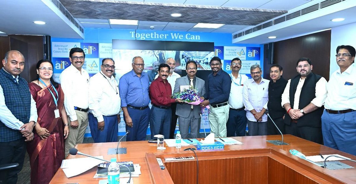 CBOAofficial's tweet photo. On 16-11-2024, Our Beloved General Secretary, along with the President, Chairman,&amp; other CNT members, greeted our beloved MD &amp; CEO during the 225th Joint Conference at Head Office. 

Manjunath &amp; Srikanth 
HO Liaisons Bengaluru
#AIBOC #AINBOF #CBOA #CanaraBankOfficersAssociation https://t.co/9gItk1jW3T